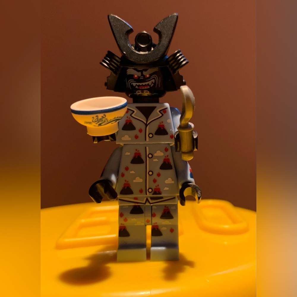 Lego Volcano Garmadon Minifigure - Picture 6 of 10